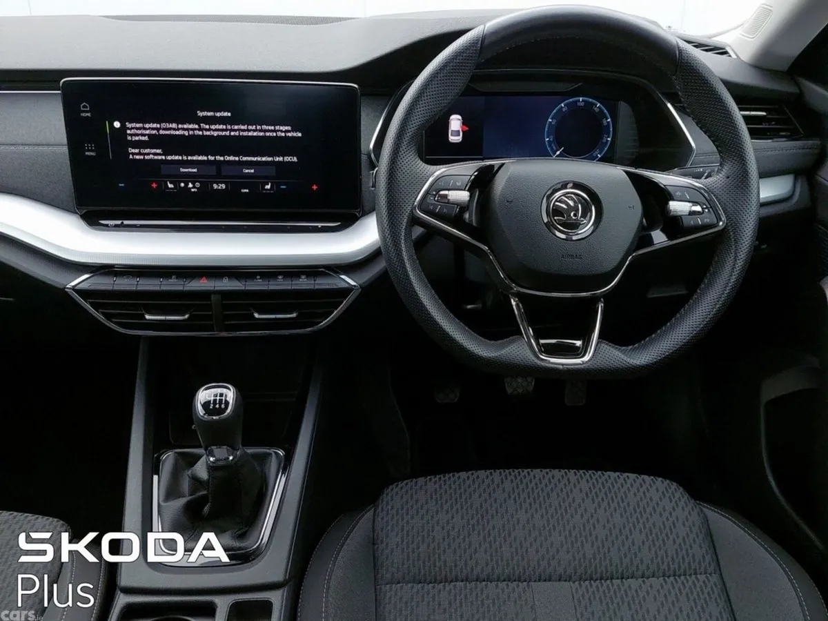 Skoda Octavia Saloon, Diesel, 2023, Grey