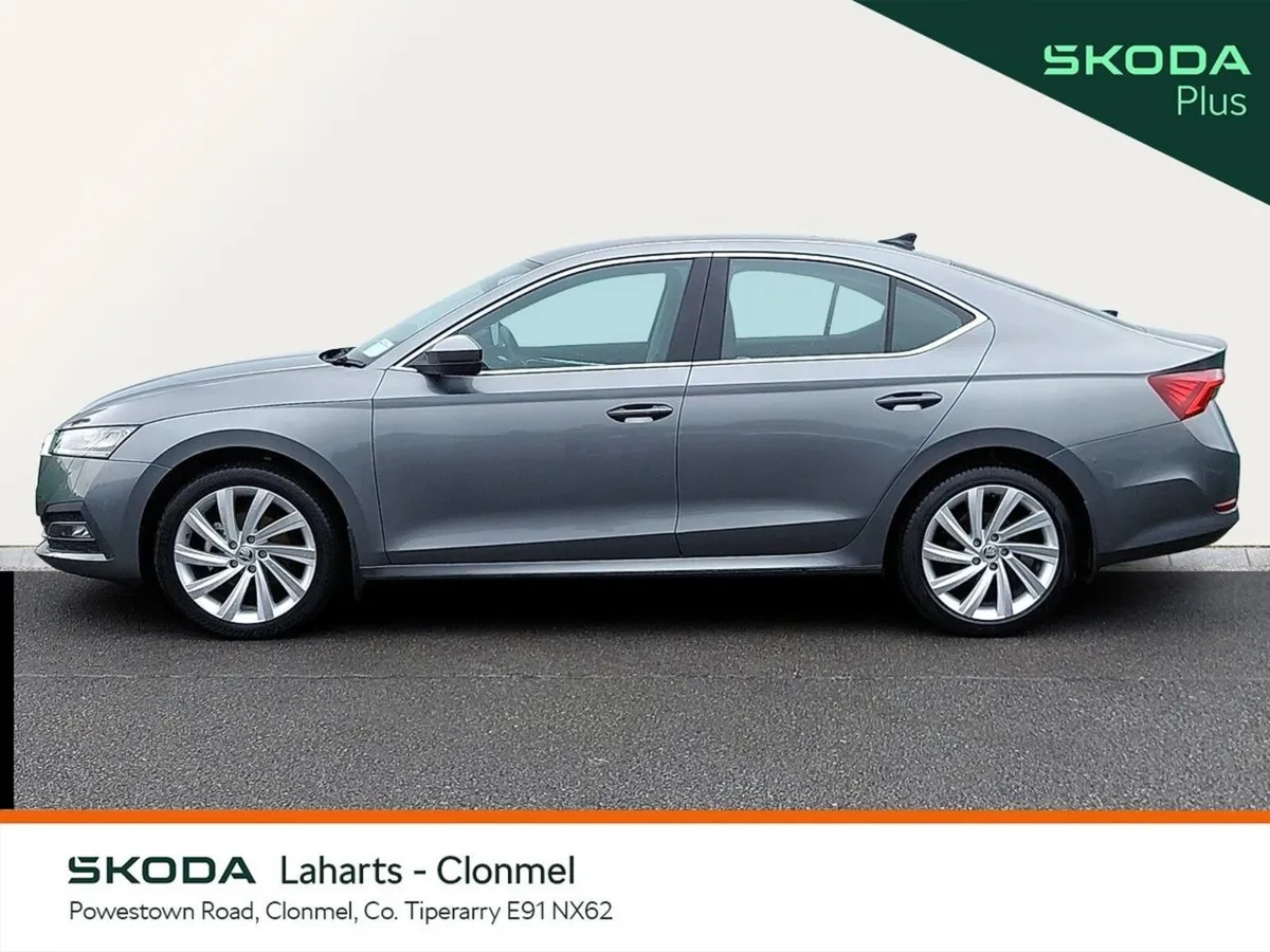 Skoda Octavia Saloon, Diesel, 2023, Grey