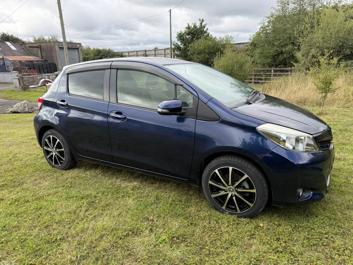 Toyota Vitz Hatchback, Petrol, 2014, Blue