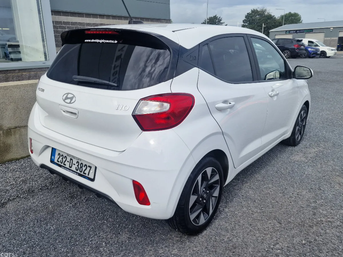 Hyundai i10 Hatchback, Petrol, 2023, White