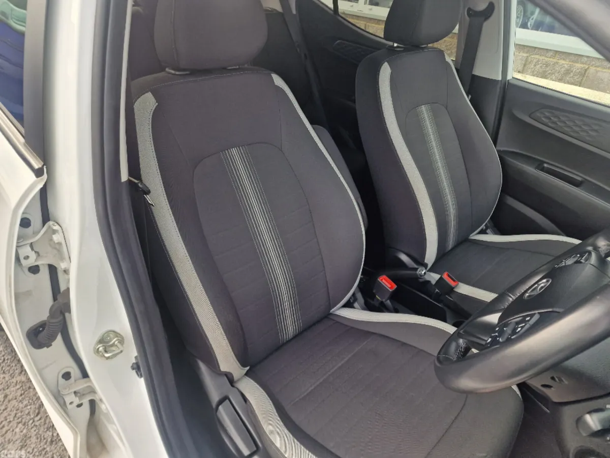 Hyundai i10 Hatchback, Petrol, 2023, White
