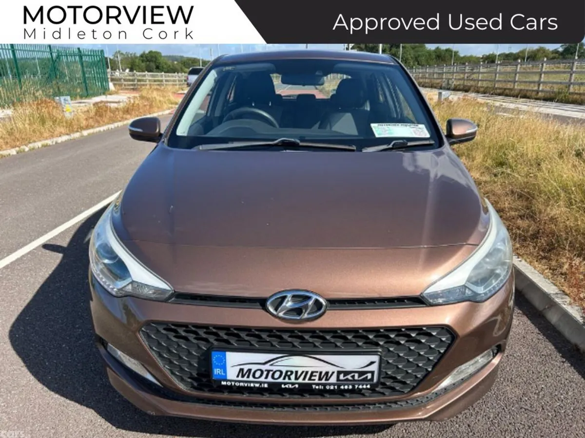 Hyundai i20 Hatchback, Petrol, 2017, Brown