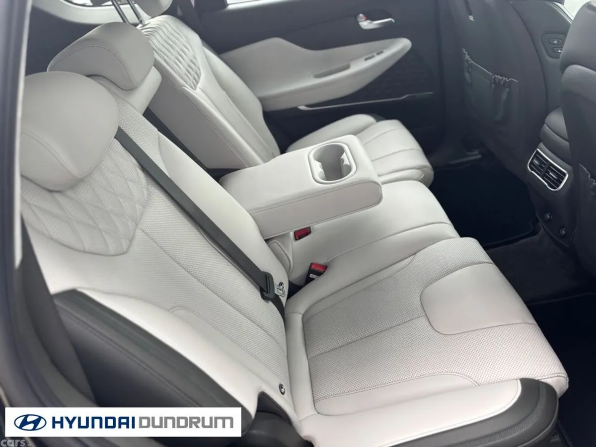 Hyundai Santa Fe Estate, Petrol Plug-in Hybrid, 2023, Black