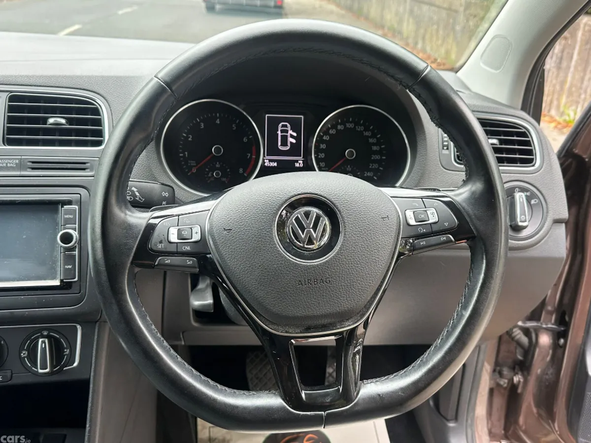 Volkswagen Polo Hatchback, Petrol, 2015, Brown