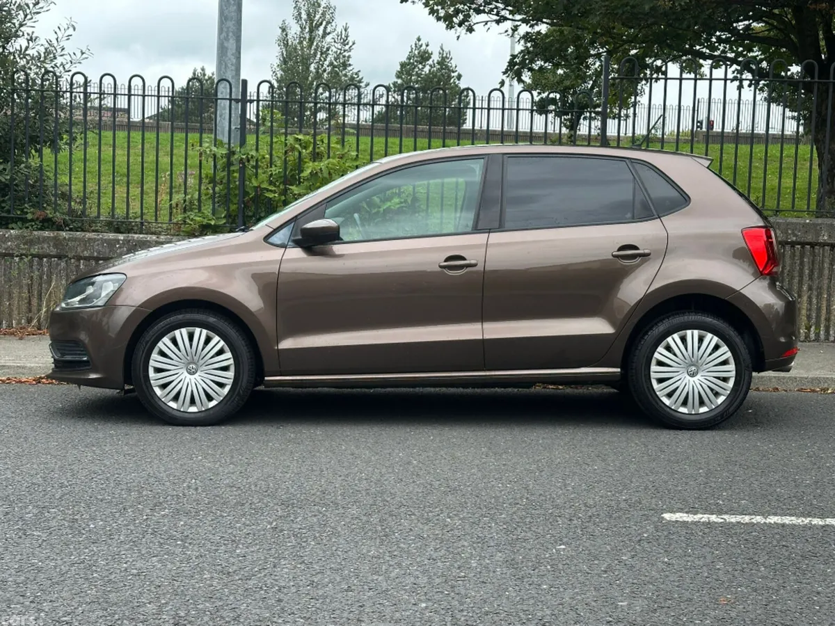 Volkswagen Polo Hatchback, Petrol, 2015, Brown