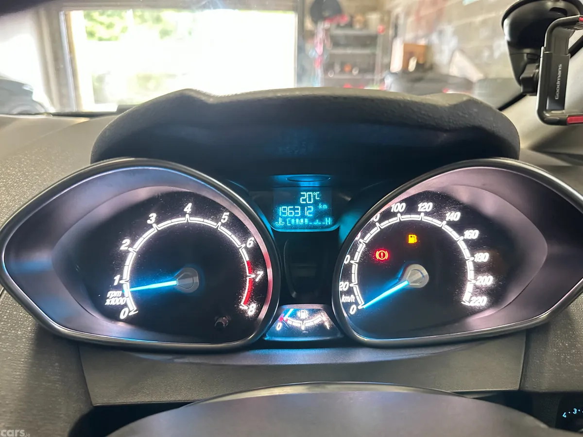Ford Fiesta Hatchback, Petrol, 2017, Grey