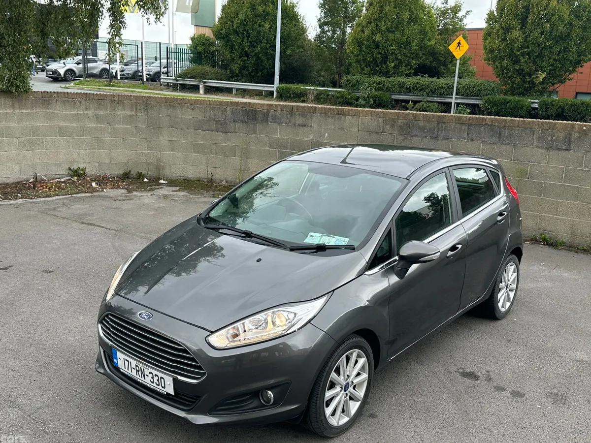 Ford Fiesta Hatchback, Petrol, 2017, Grey