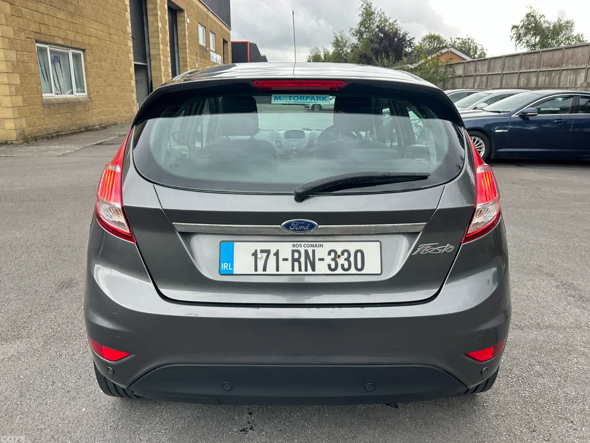 Ford Fiesta Hatchback, Petrol, 2017, Grey