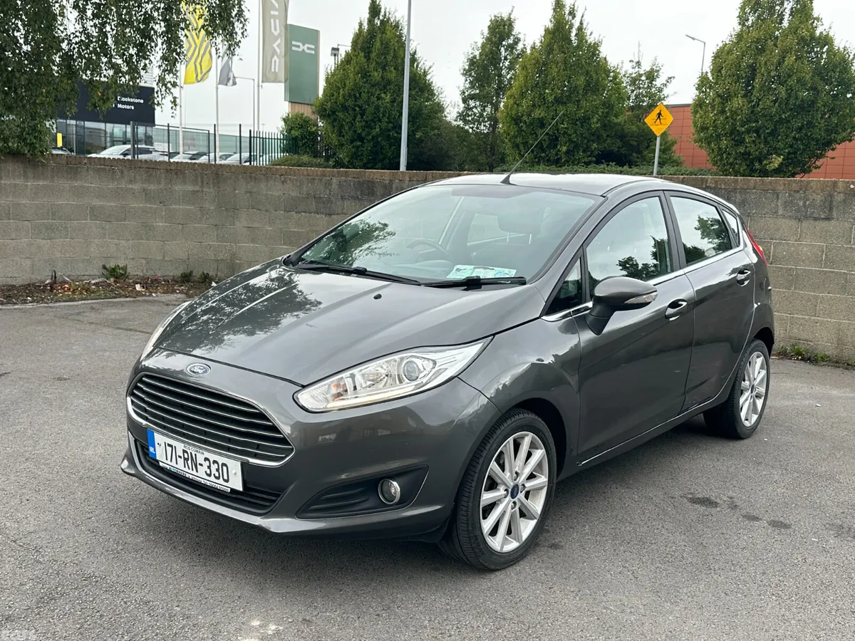 Ford Fiesta Hatchback, Petrol, 2017, Grey