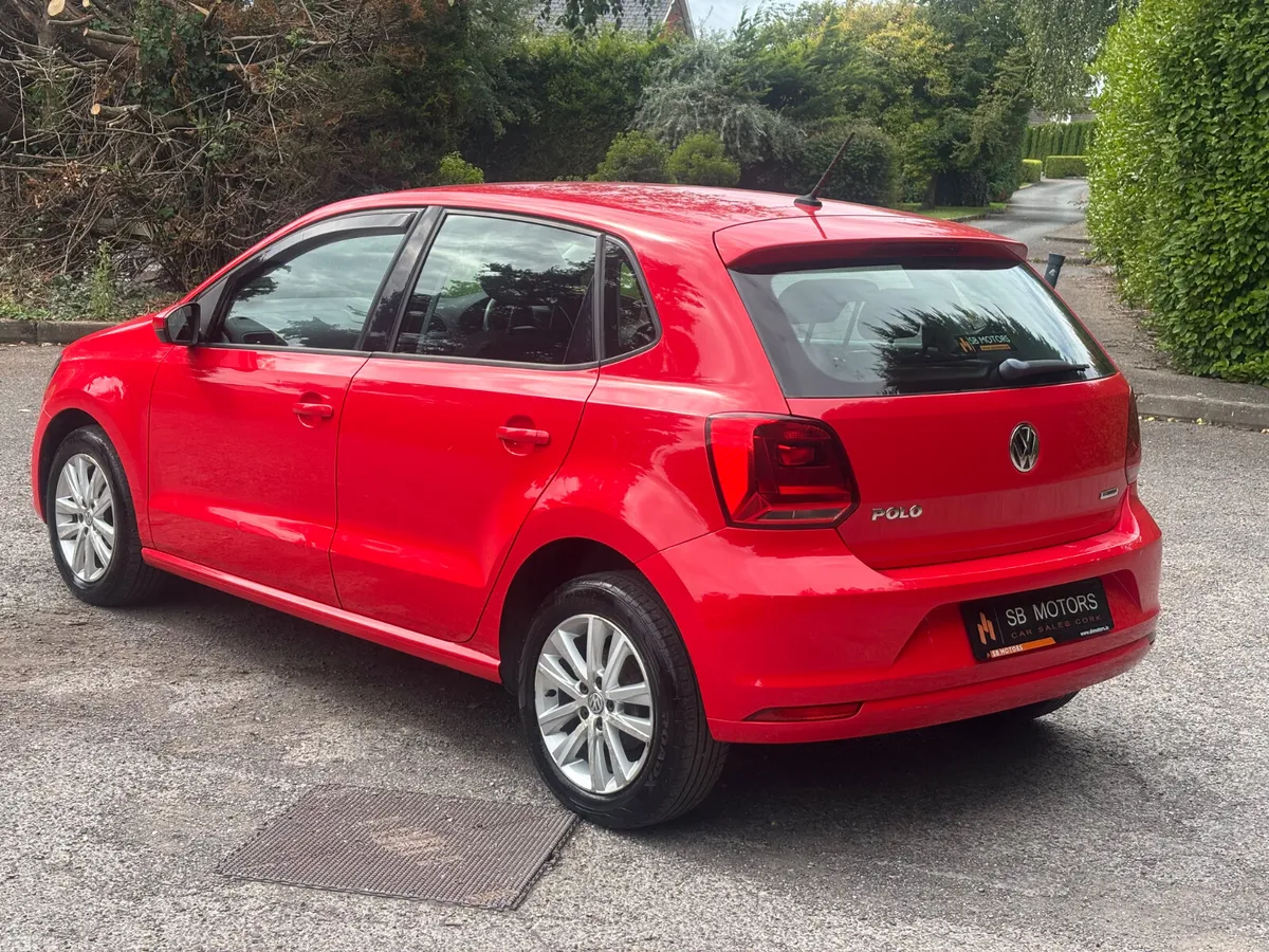 Volkswagen Polo Hatchback, Petrol, 2016, Red