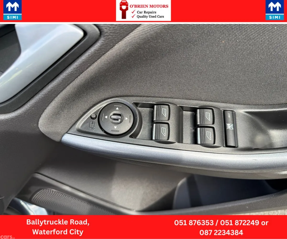 Ford Focus Hatchback, Petrol, 2013, Grey