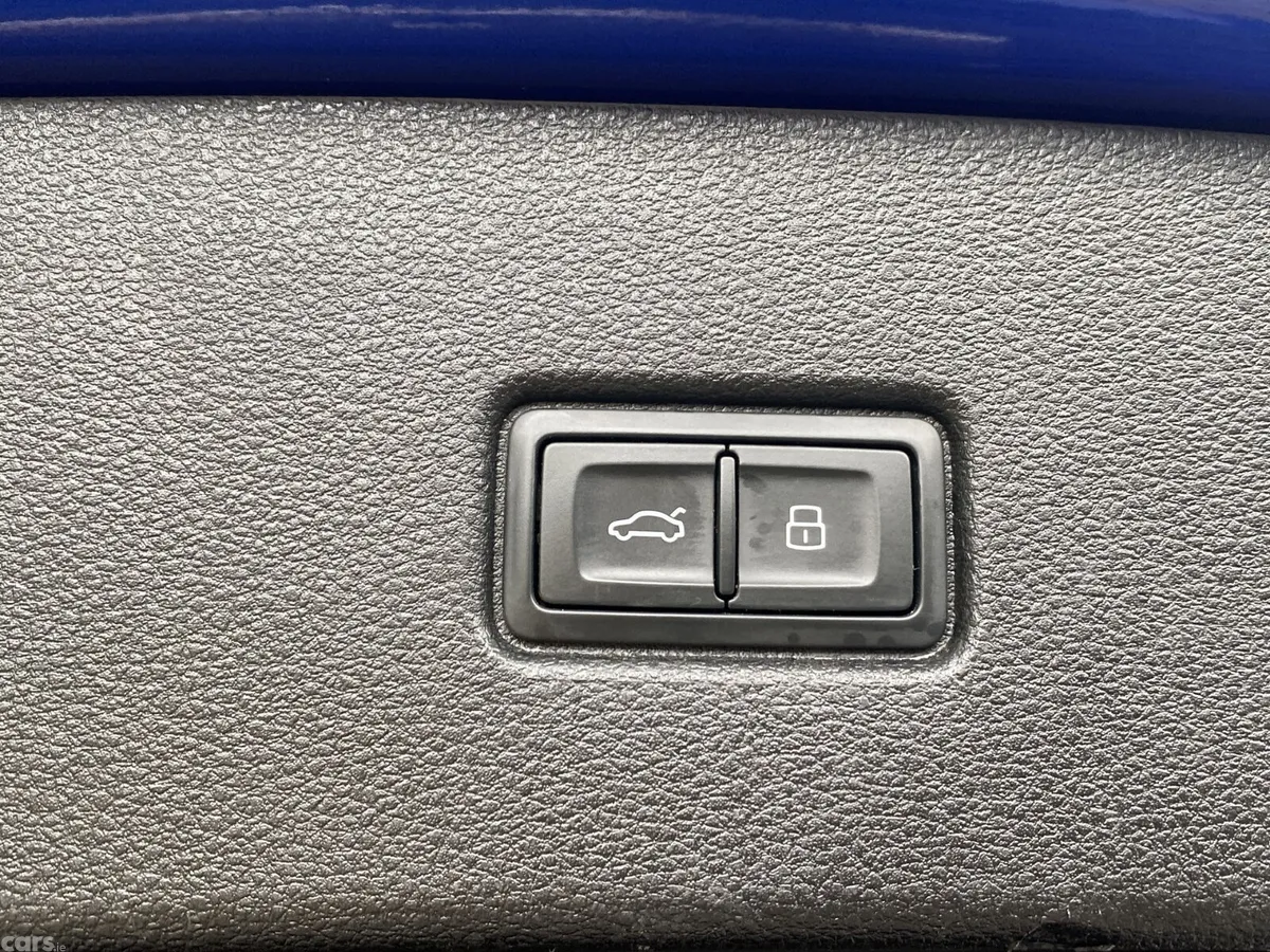 Audi Q5 SUV, Petrol Hybrid, 2023, Blue