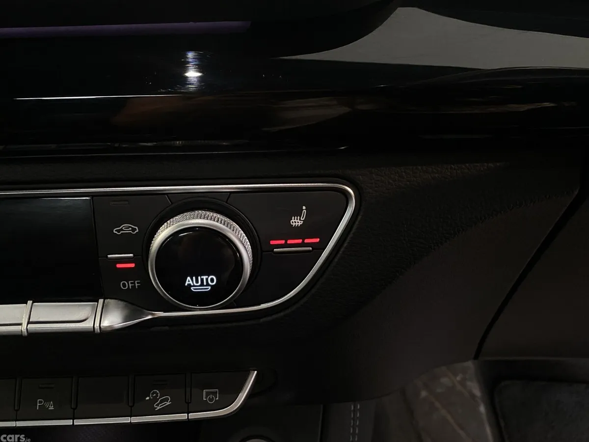 Audi Q5 SUV, Petrol Hybrid, 2023, Blue