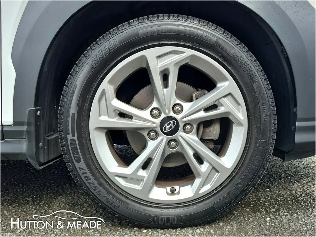 Hyundai KONA SUV, Petrol, 2021, White