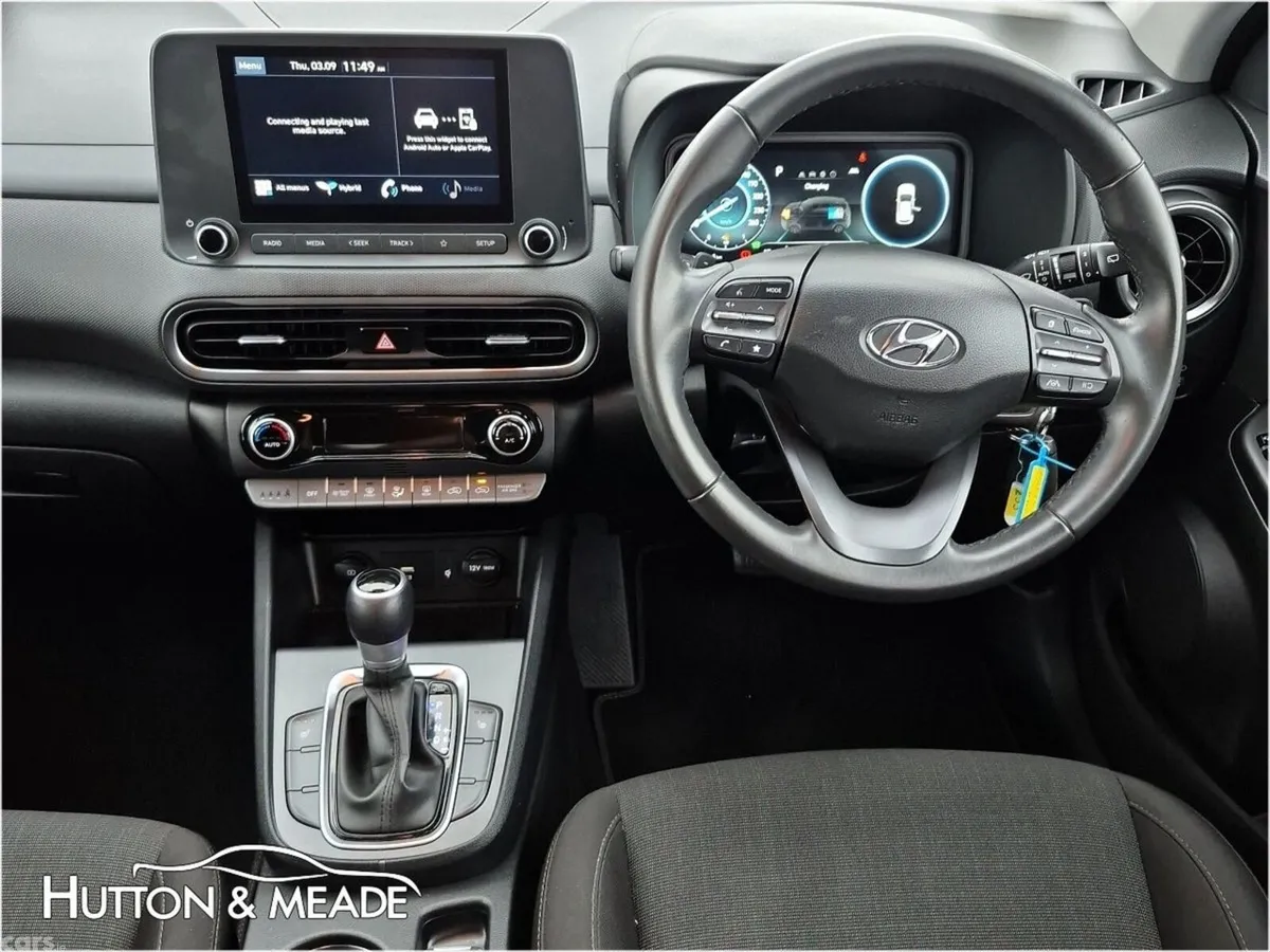 Hyundai KONA SUV, Petrol Hybrid, 2022, White