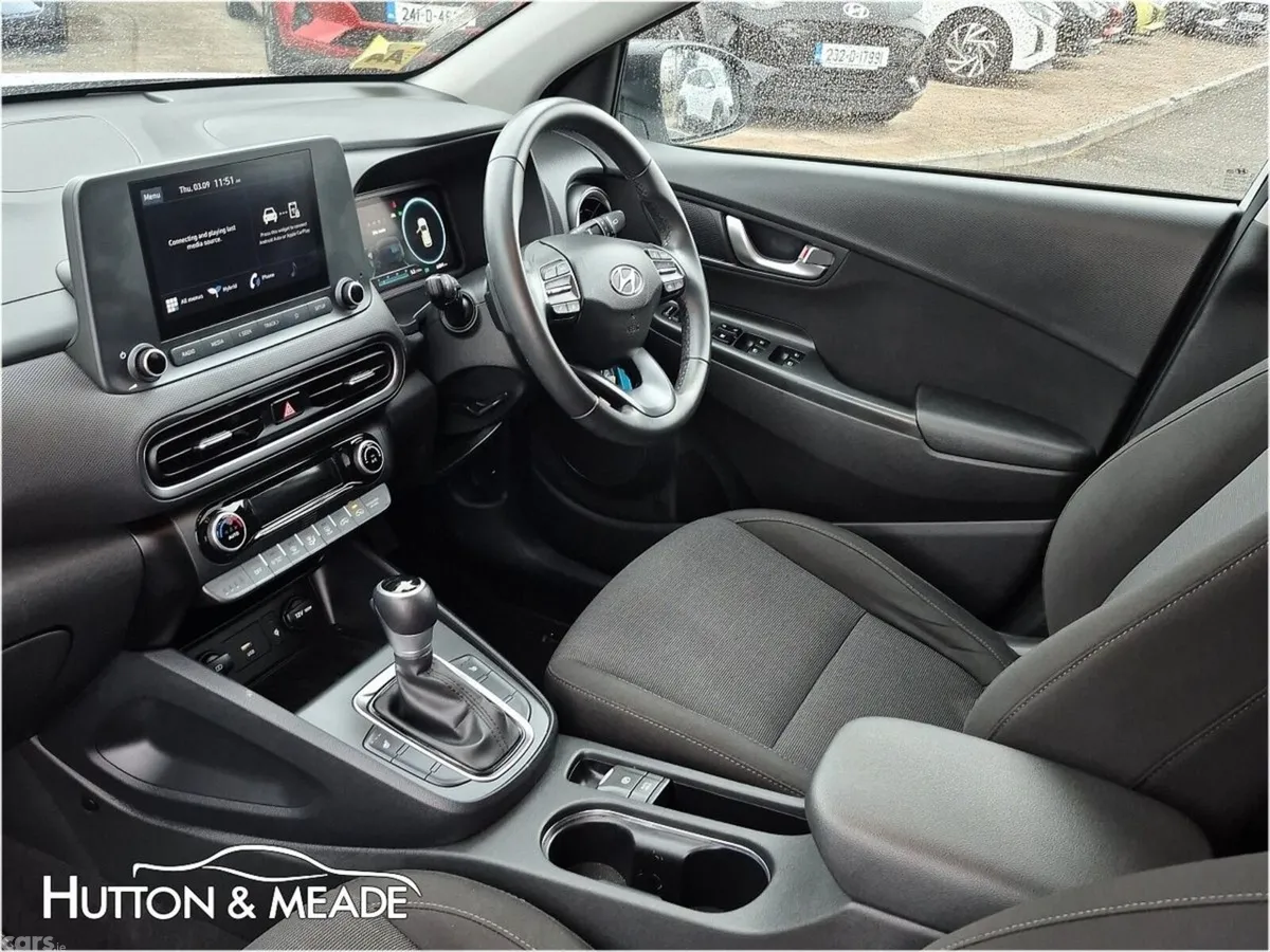 Hyundai KONA SUV, Petrol Hybrid, 2022, White