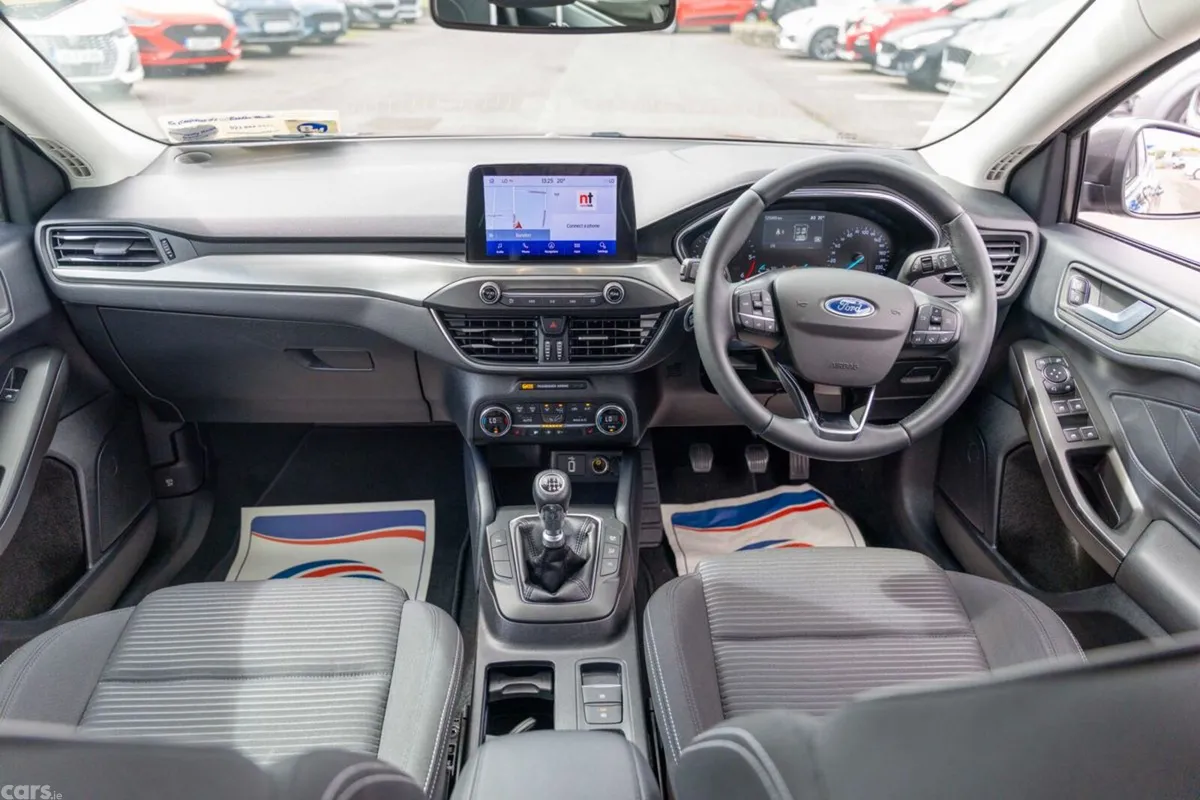 Ford Focus Hatchback, Diesel, 2021, Grey