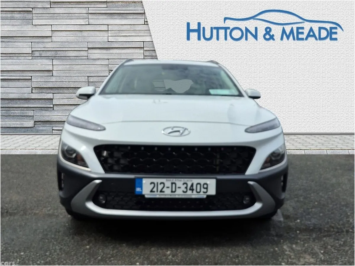 Hyundai KONA SUV, Petrol, 2021, White