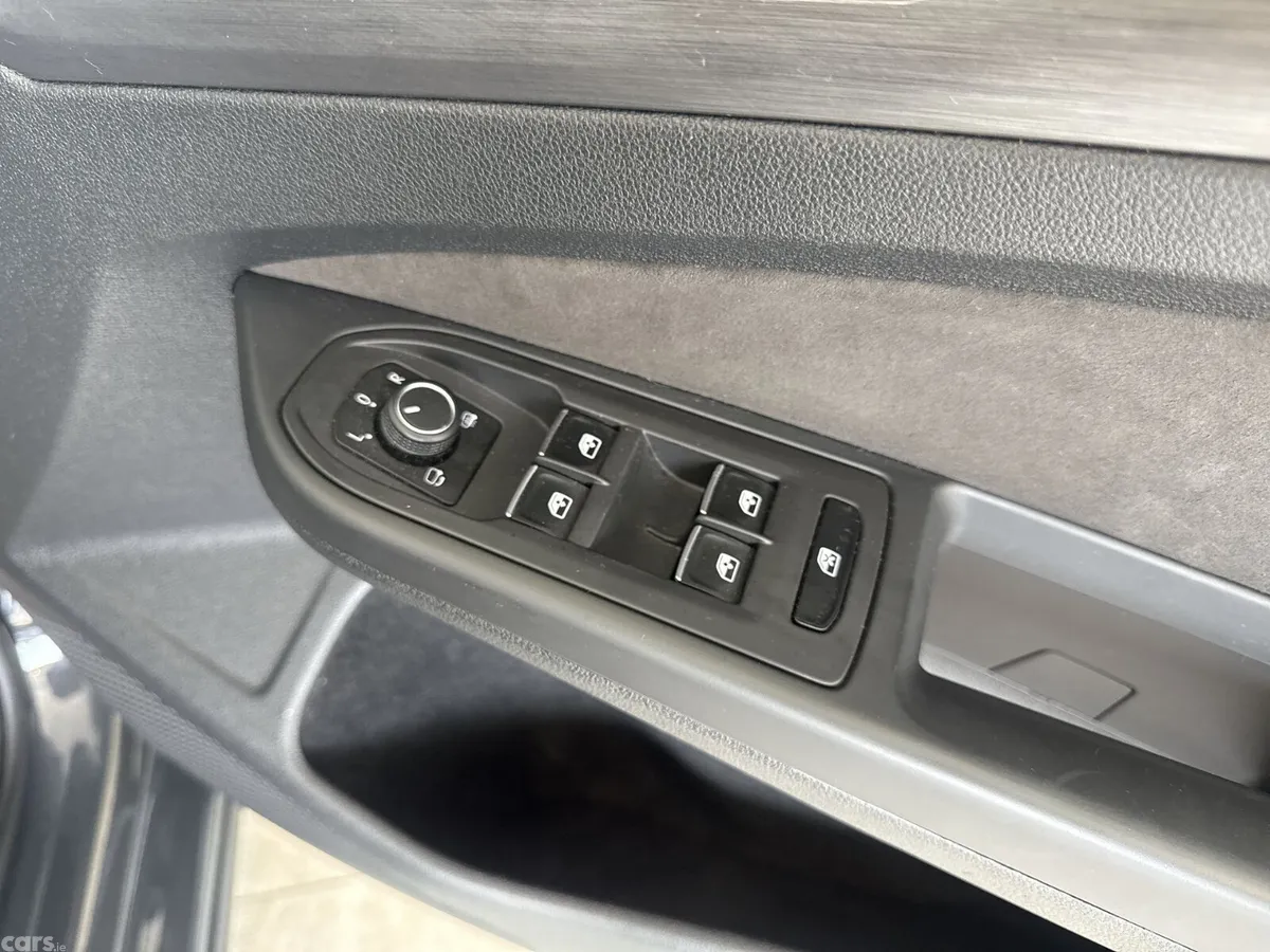 Volkswagen Golf Hatchback, Diesel, 2022, Grey