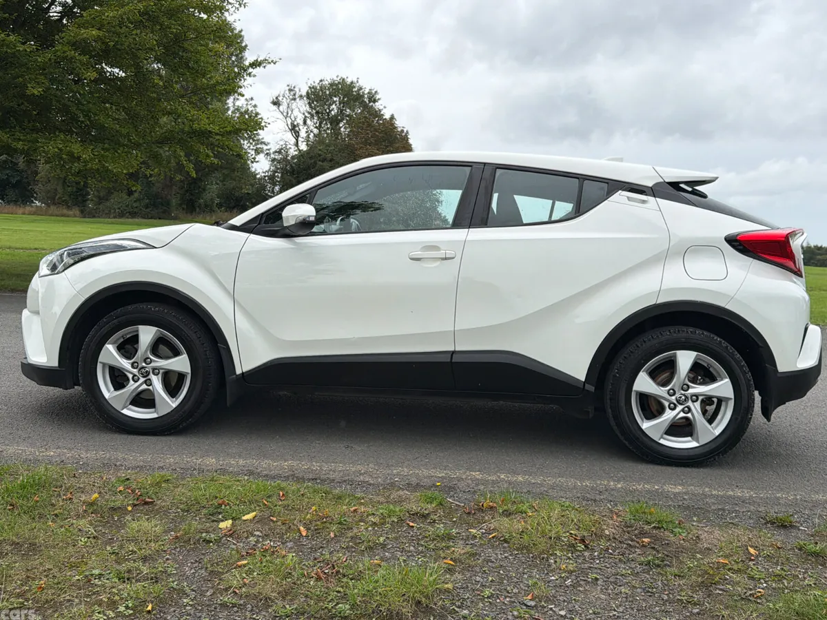Toyota C-HR Hatchback, Petrol, 2017, White