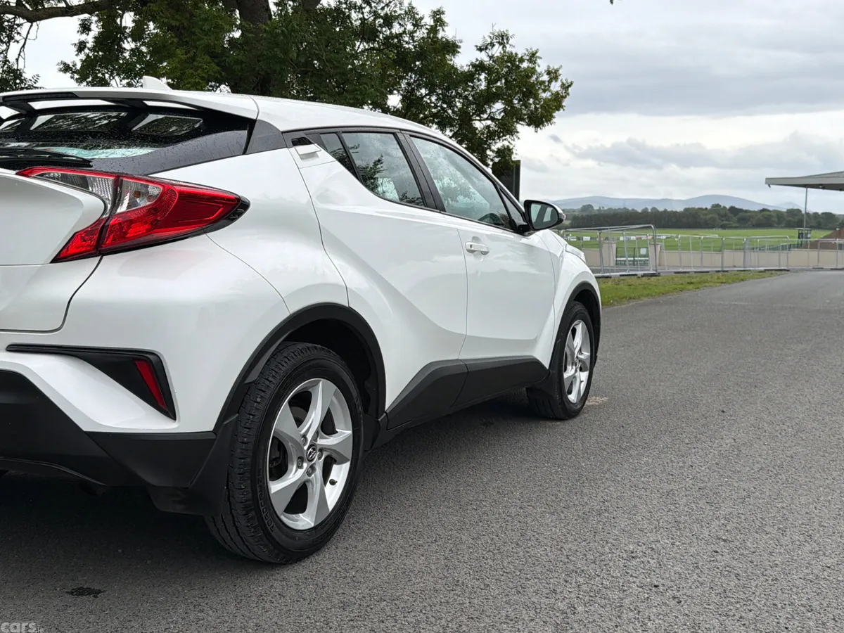Toyota C-HR Hatchback, Petrol, 2017, White