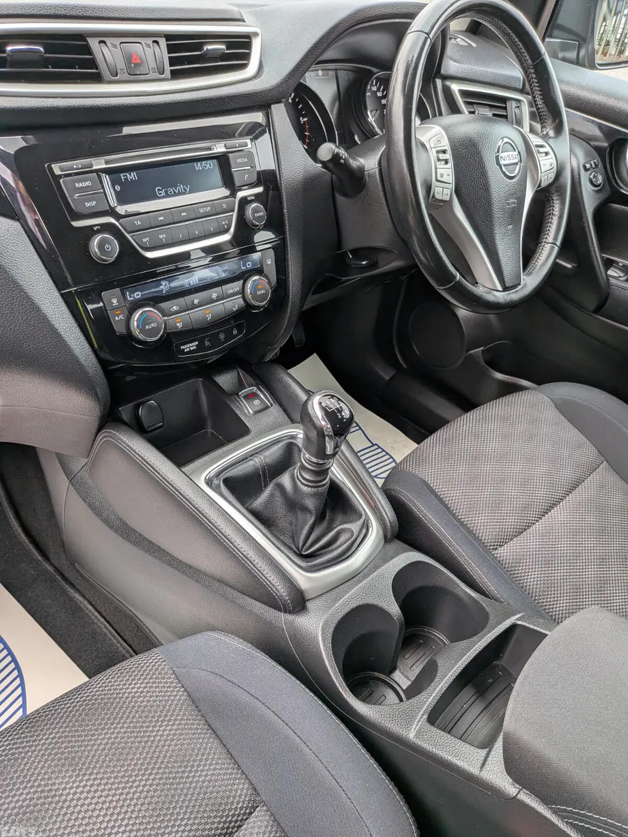 Nissan Qashqai Hatchback, Diesel, 2015, Brown