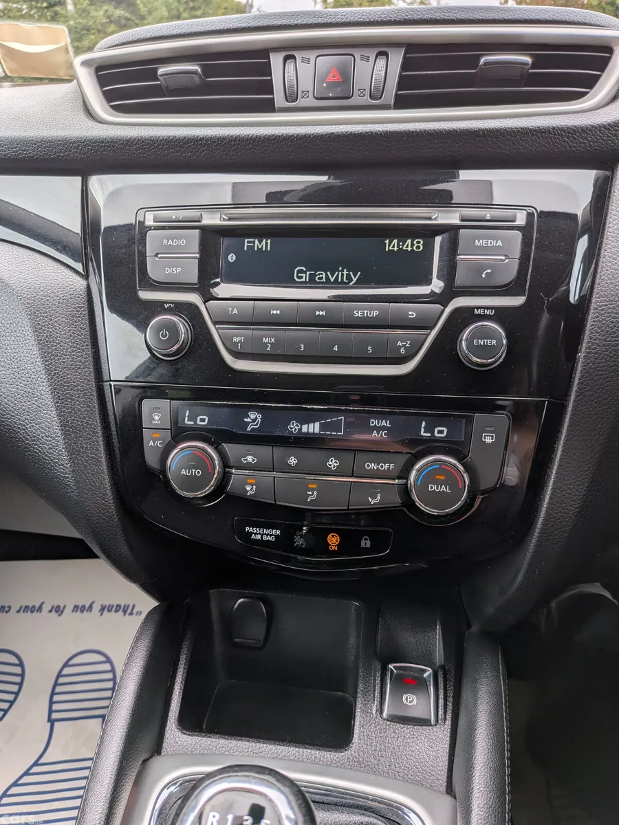 Nissan Qashqai Hatchback, Diesel, 2015, Brown