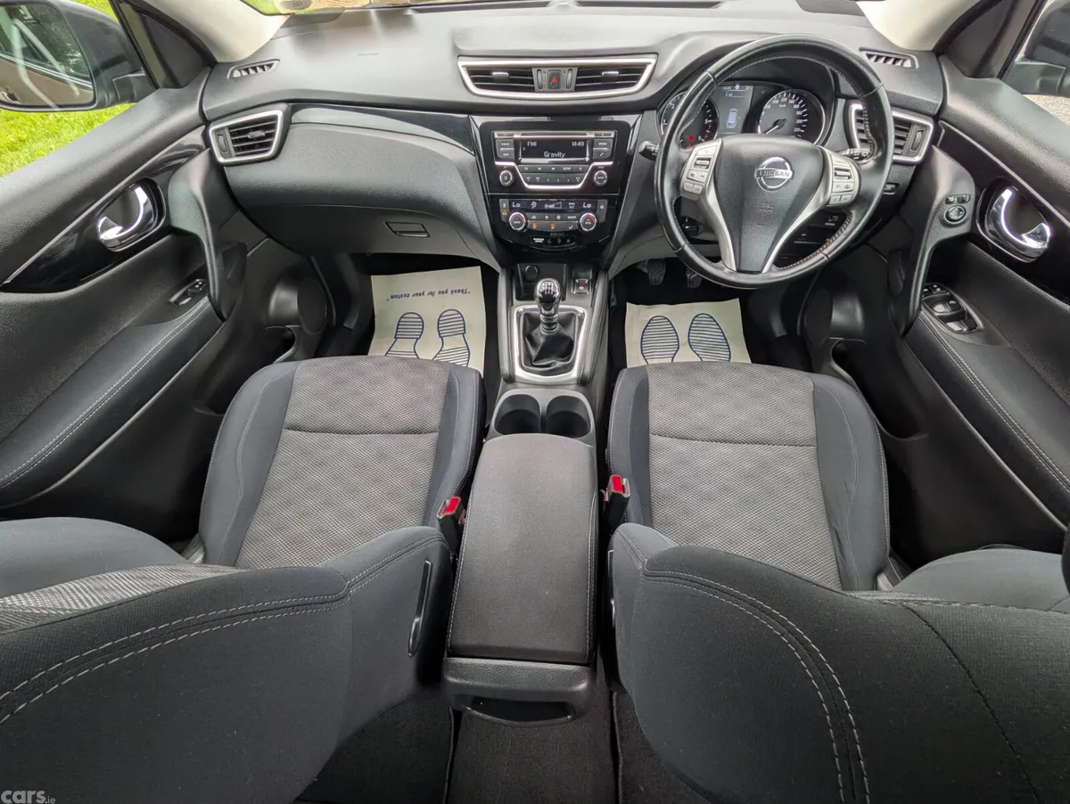 Nissan Qashqai Hatchback, Diesel, 2015, Brown