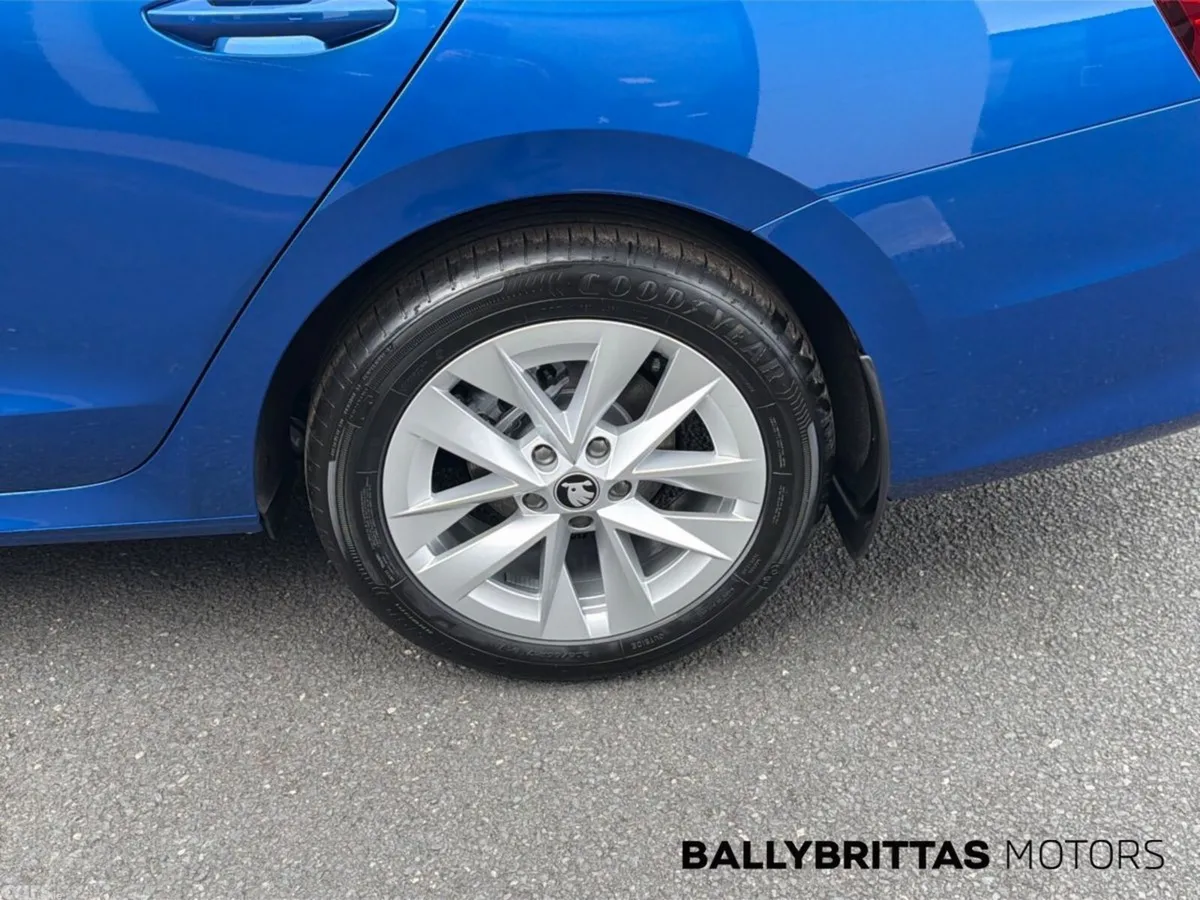Skoda Octavia Saloon, Diesel, 2026, Blue