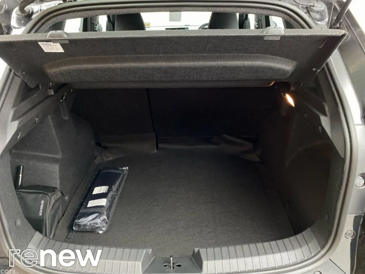 Dacia Duster SUV, Petrol Hybrid, 2026, Black