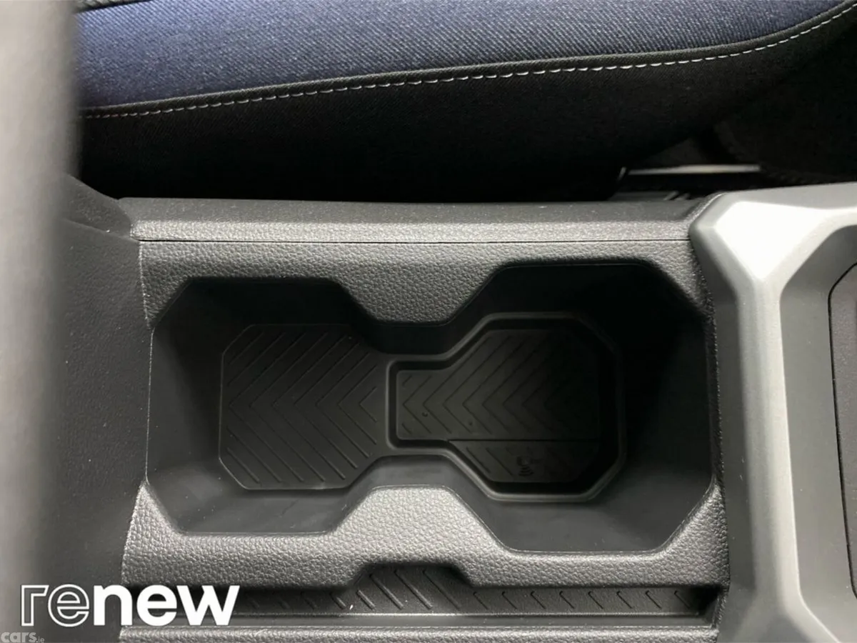 Dacia Duster SUV, Petrol Hybrid, 2026, Black