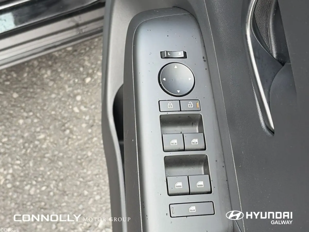 Hyundai KONA MPV, Petrol, 2025, Black
