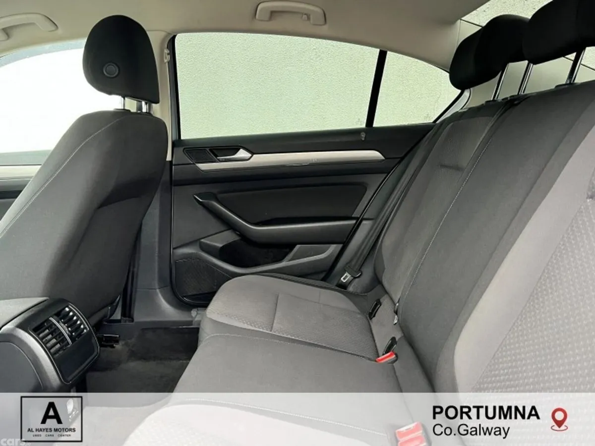 Volkswagen Passat Saloon, Diesel, 2018, Silver