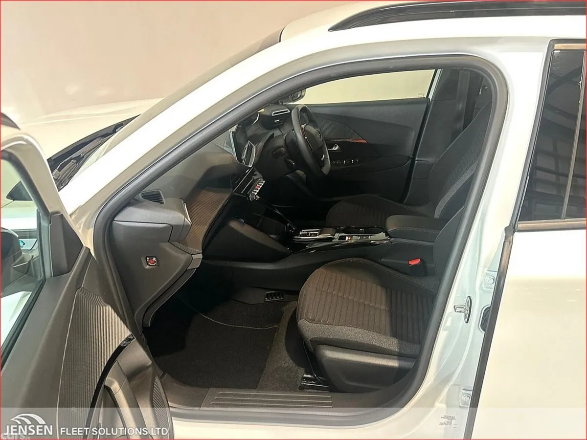 Peugeot 2008 MPV, Electric, 2023, White