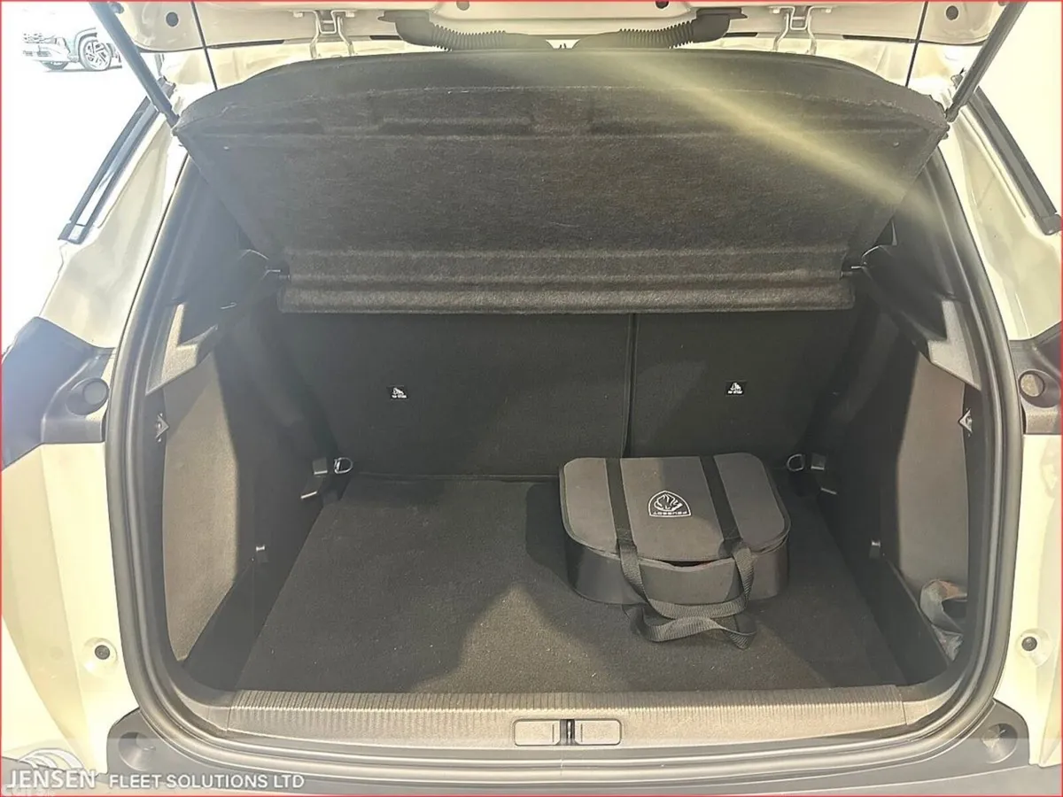 Peugeot 2008 MPV, Electric, 2023, White
