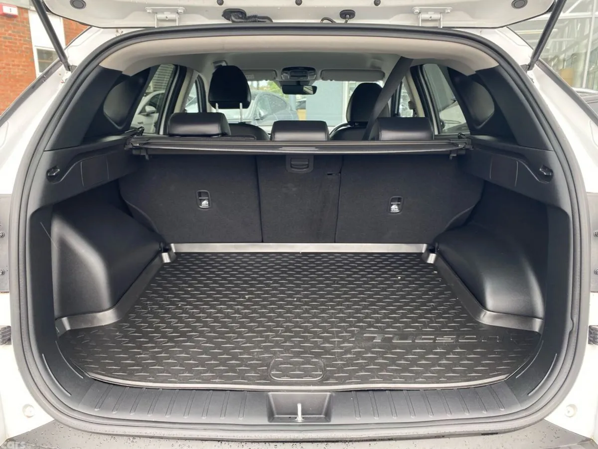 Hyundai Tucson SUV, Petrol Plug-in Hybrid, 2022, White