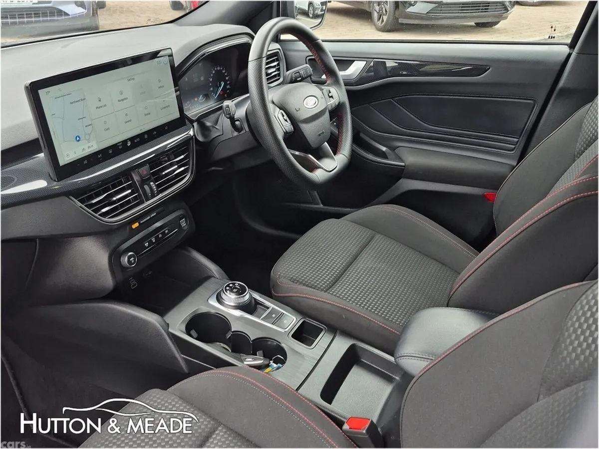 Ford Focus Hatchback, Diesel, 2024, Black