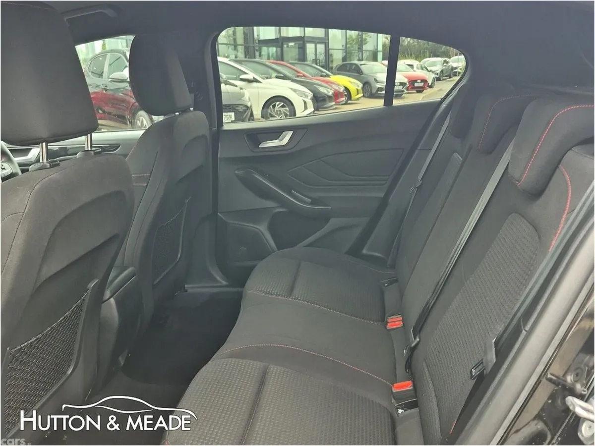 Ford Focus Hatchback, Diesel, 2024, Black
