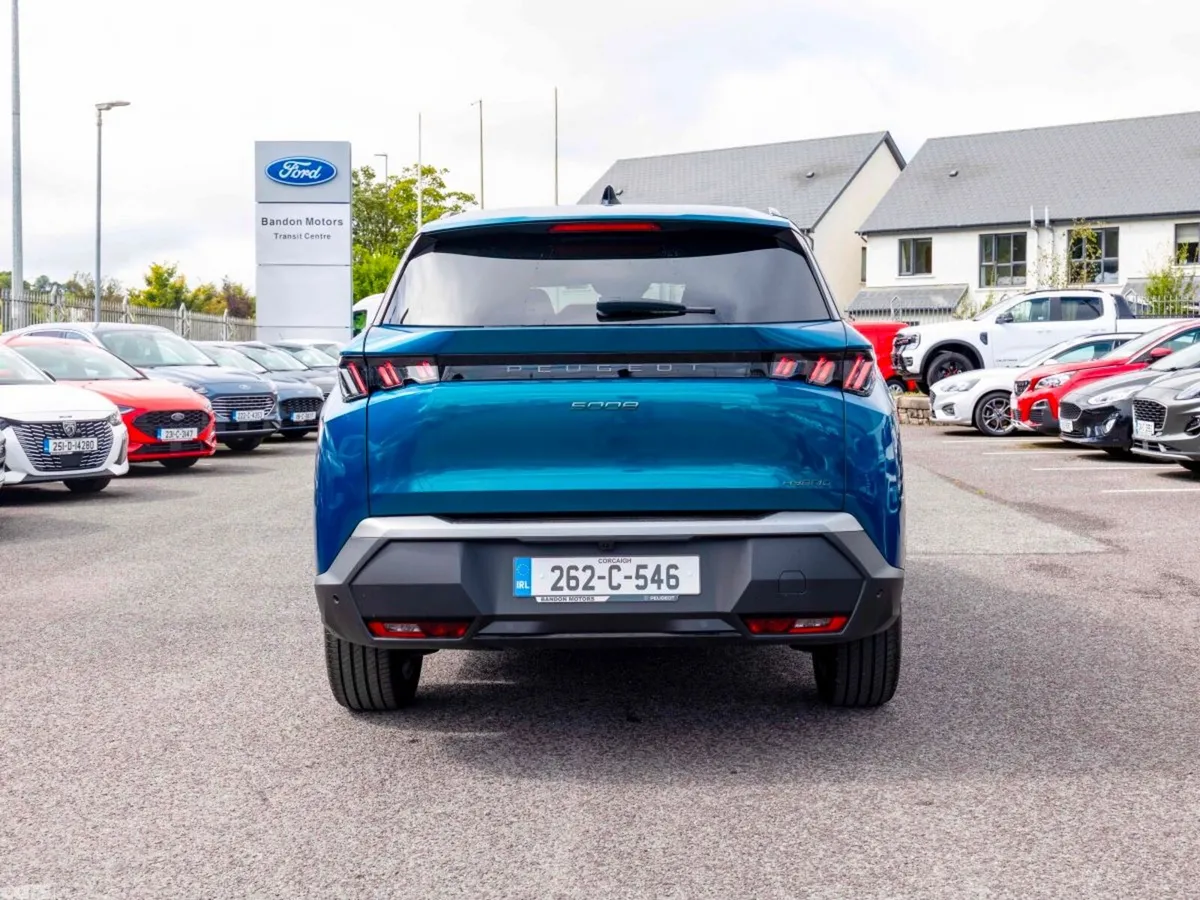 Peugeot 5008 MPV, Petrol, 2026, Blue