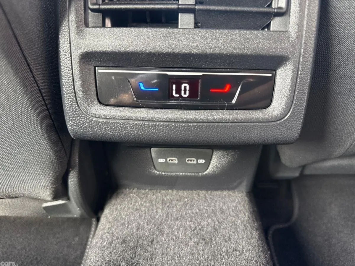 Volkswagen Golf Estate, Diesel, 2023, Grey