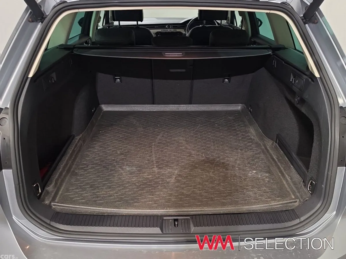 Volkswagen Passat Estate, Diesel, 2019, Grey