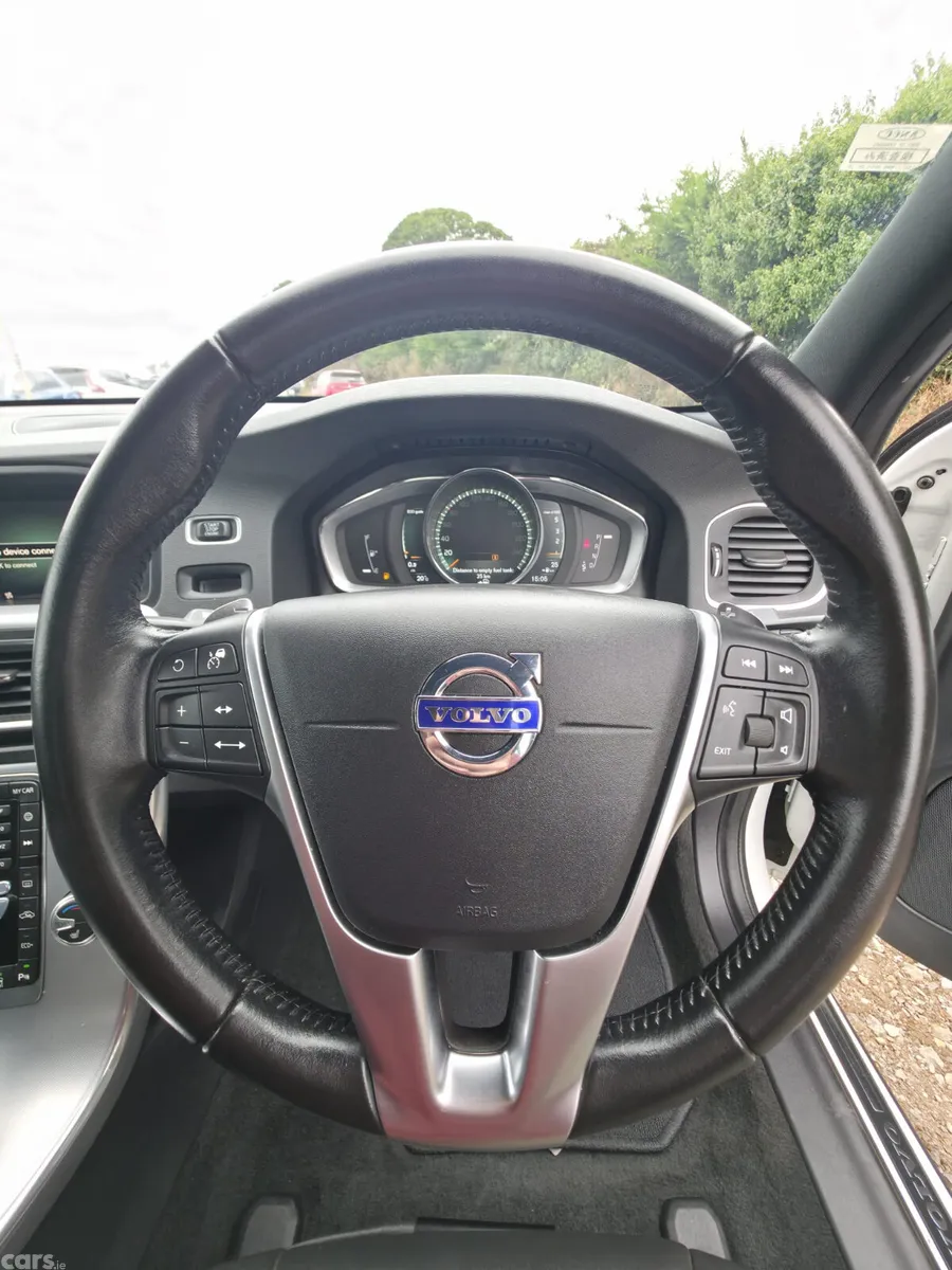 Volvo S60 Saloon, Diesel, 2017, White