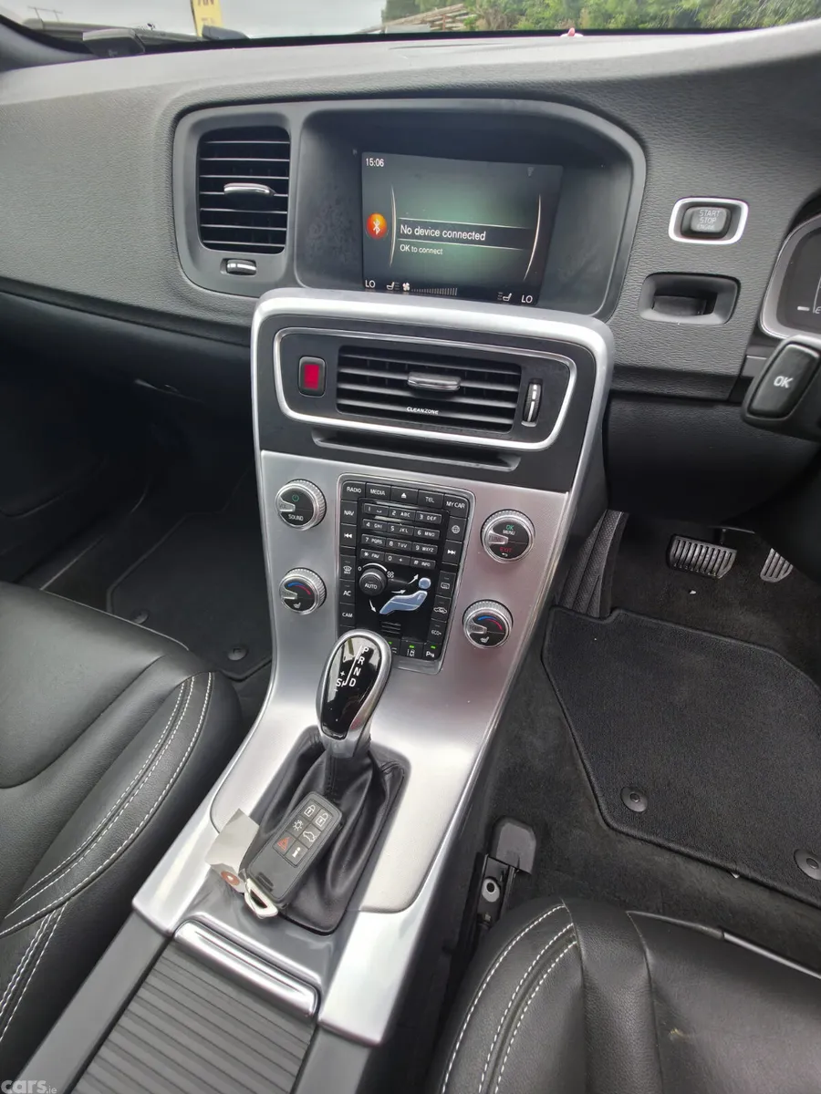 Volvo S60 Saloon, Diesel, 2017, White