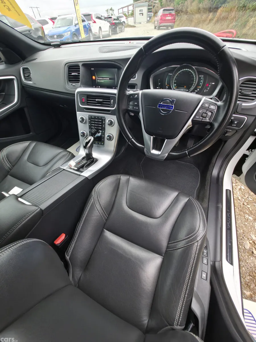 Volvo S60 Saloon, Diesel, 2017, White