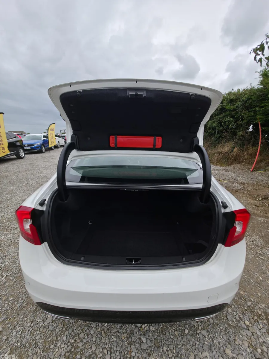 Volvo S60 Saloon, Diesel, 2017, White