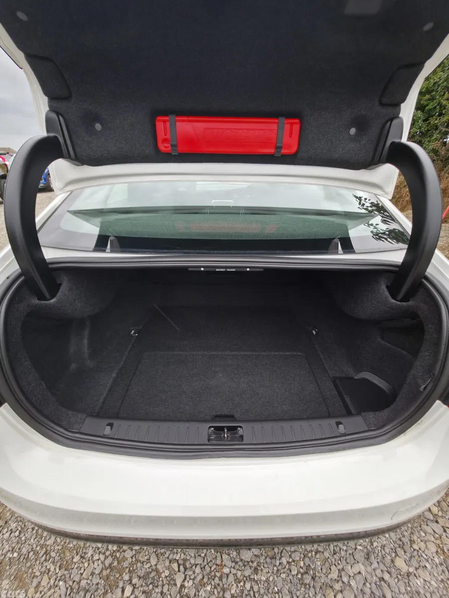 Volvo S60 Saloon, Diesel, 2017, White