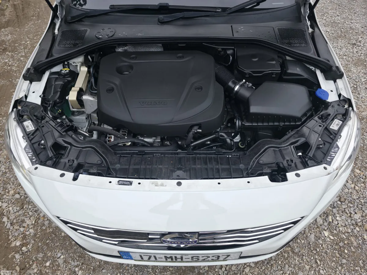 Volvo S60 Saloon, Diesel, 2017, White