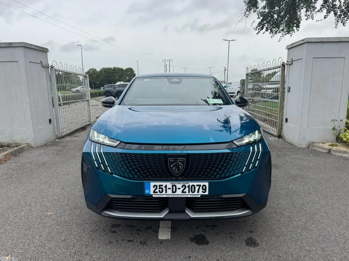 Peugeot 3008 MPV, Petrol, 2025, Blue