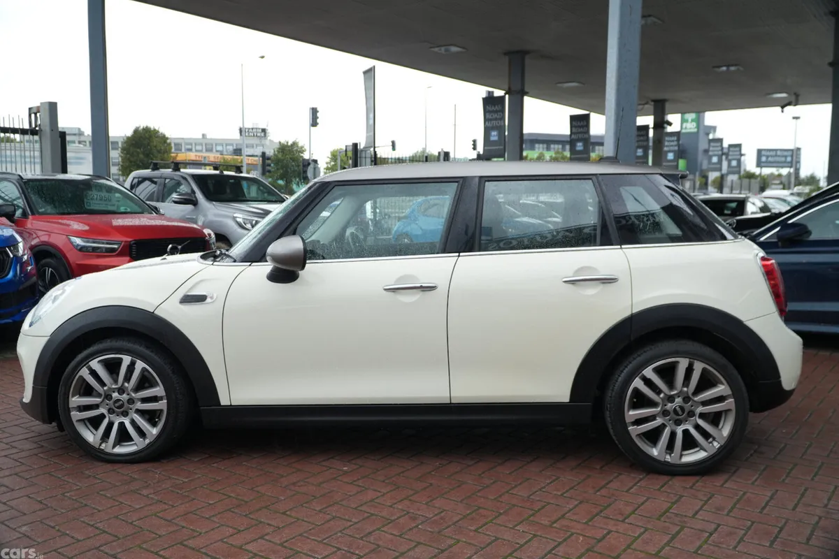 Mini Cooper Hatchback, Diesel, 2016, White
