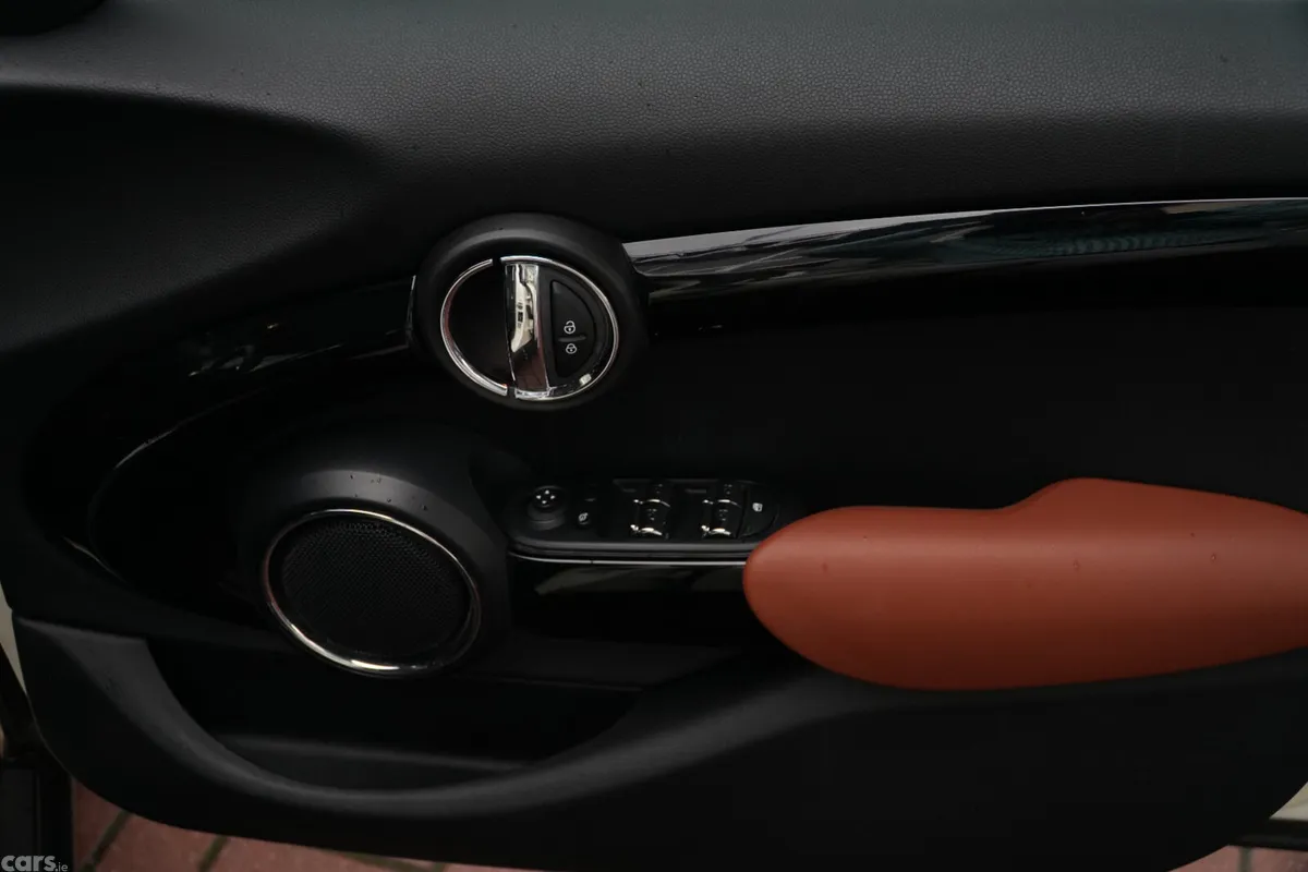 Mini Cooper Hatchback, Diesel, 2016, White